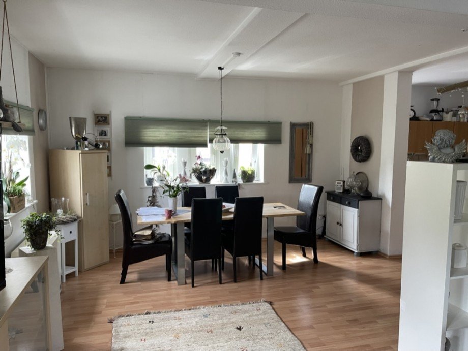 Wohnung 1. OG - Wohn,- Esszimmer Mehrfamilienhaus Asbach