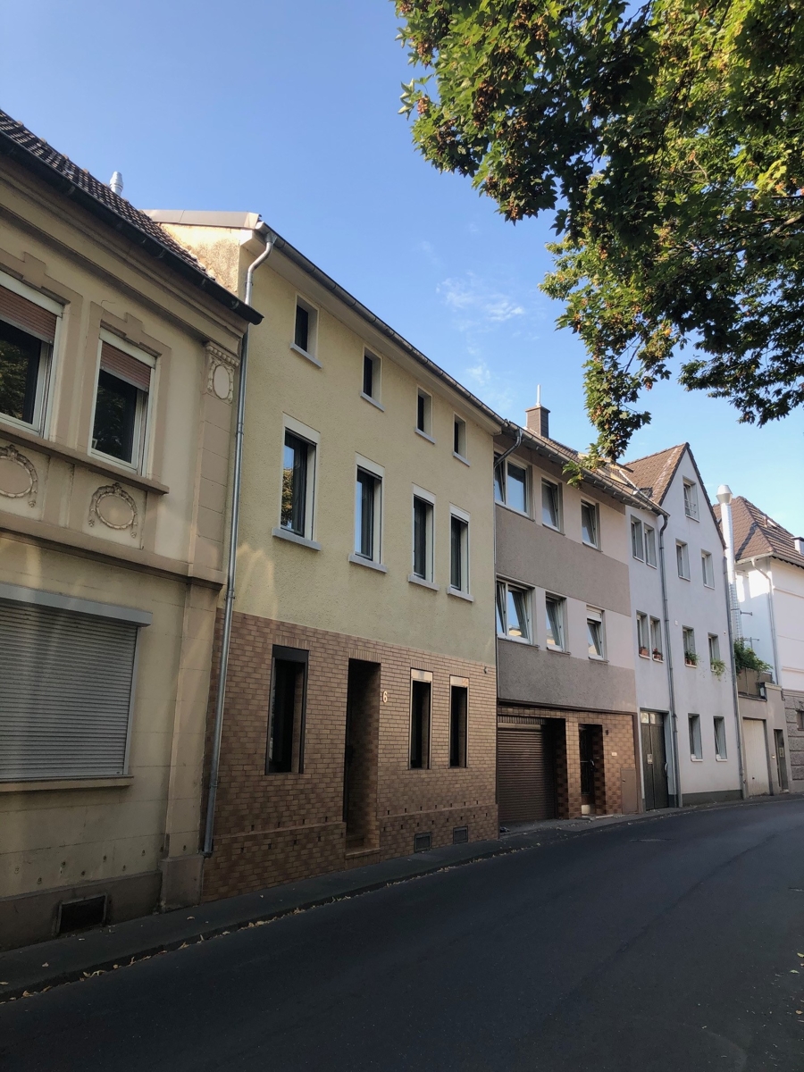 Hausansicht von der Stra�e Einfamilienhaus Bonn / Endenich