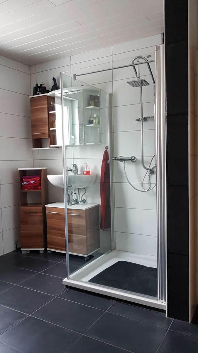 Dusche im Badezimmer Einfamilienhaus Bad Honnef