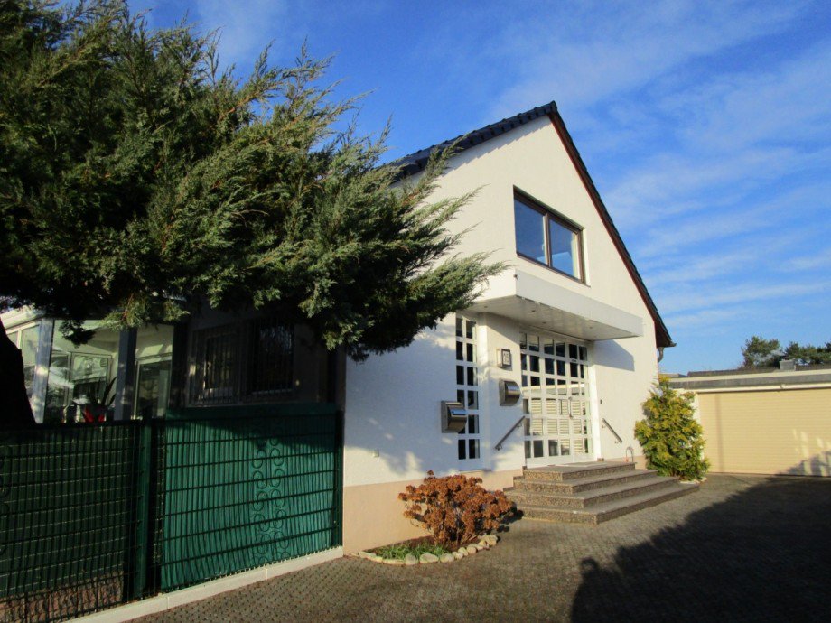 Hausansicht Etagenwohnung Sankt Augustin-Niederpleis