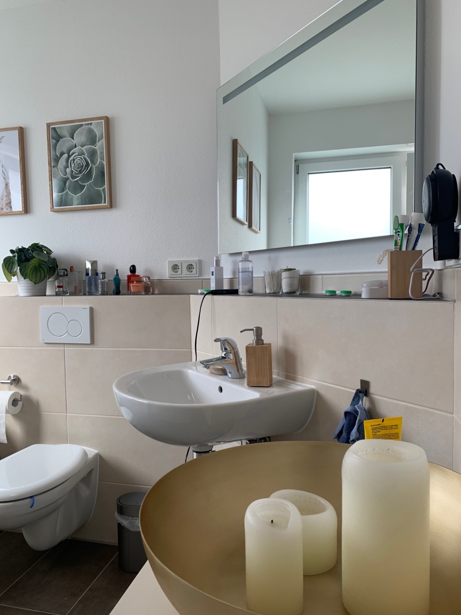 Bad im 1. OG mit Dusche und Wanne Reihenendhaus Niederkassel