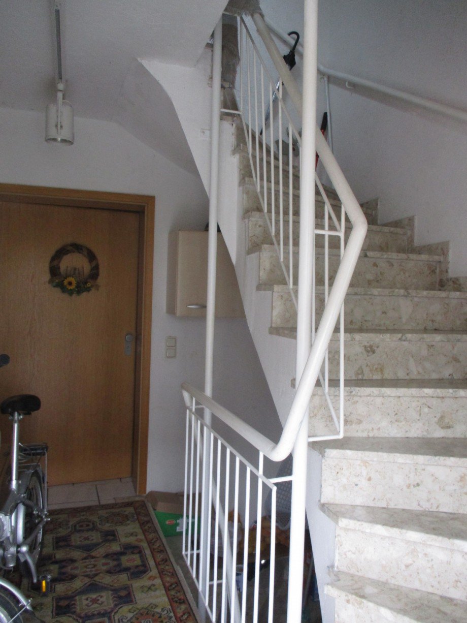 Eingangsbereich Hausflur Etagenwohnung Bergneustadt / Wiedenest