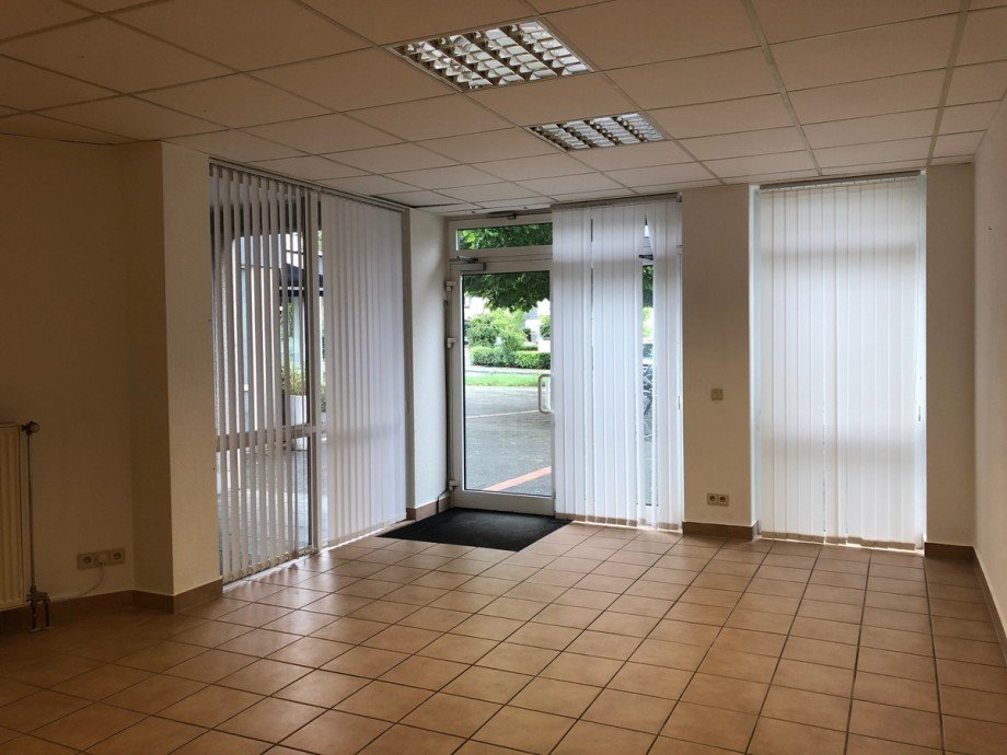 Laden ,- und Verkausfl�che B�rofl�che Sankt Augustin