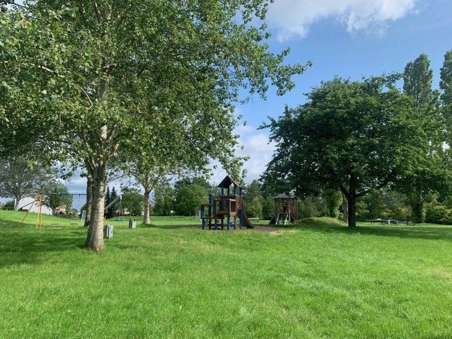 angrenzender Park - Gr�nfl�che Reiheneckhaus Sankt Augustin