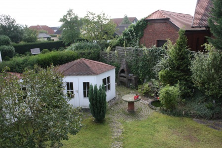 Blick in den Garten mit Pavillon Einfamilienhaus Sankt Augustin