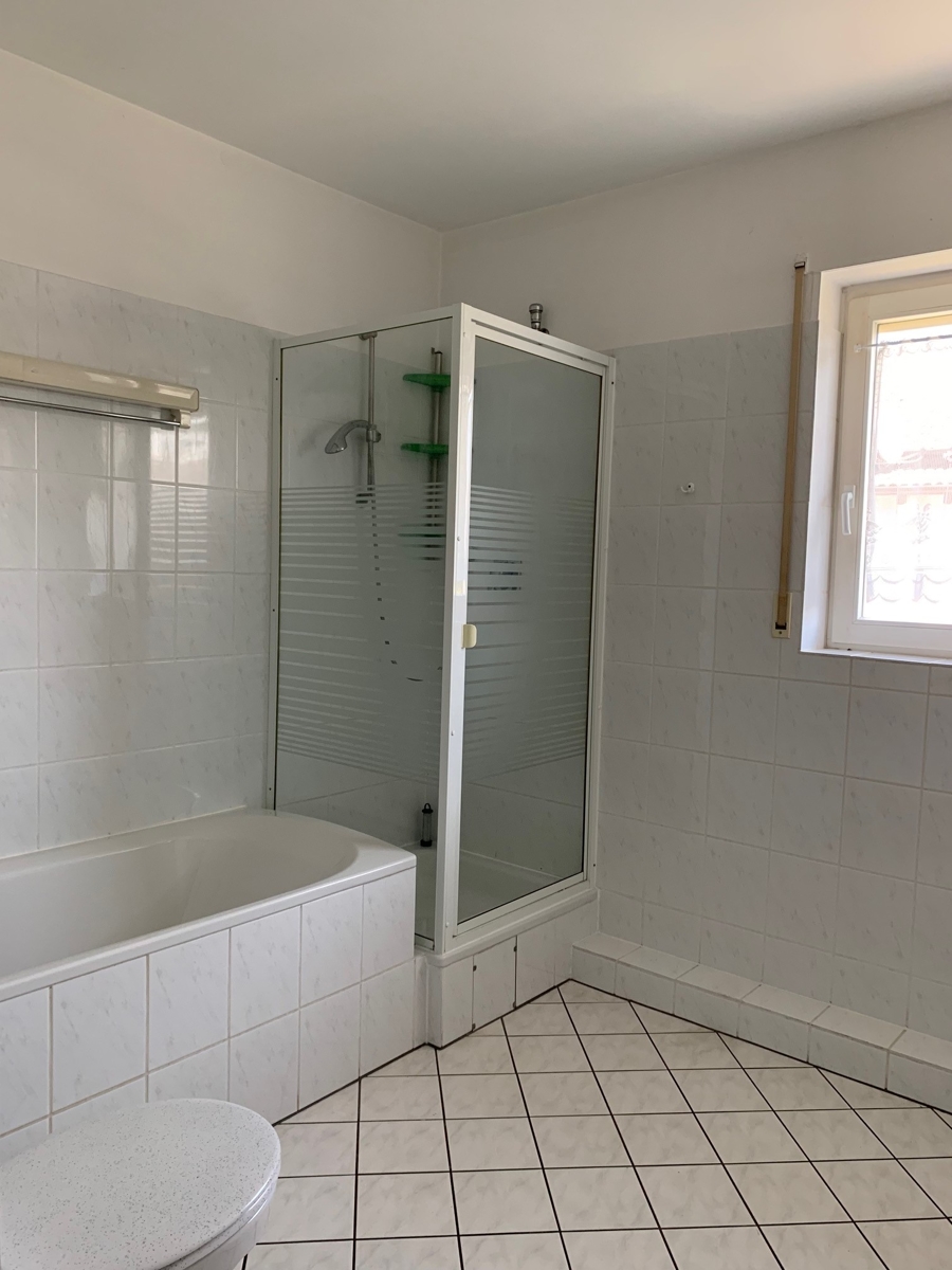 Badezimmer im OG Doppelhaush�lfte Niederkassel