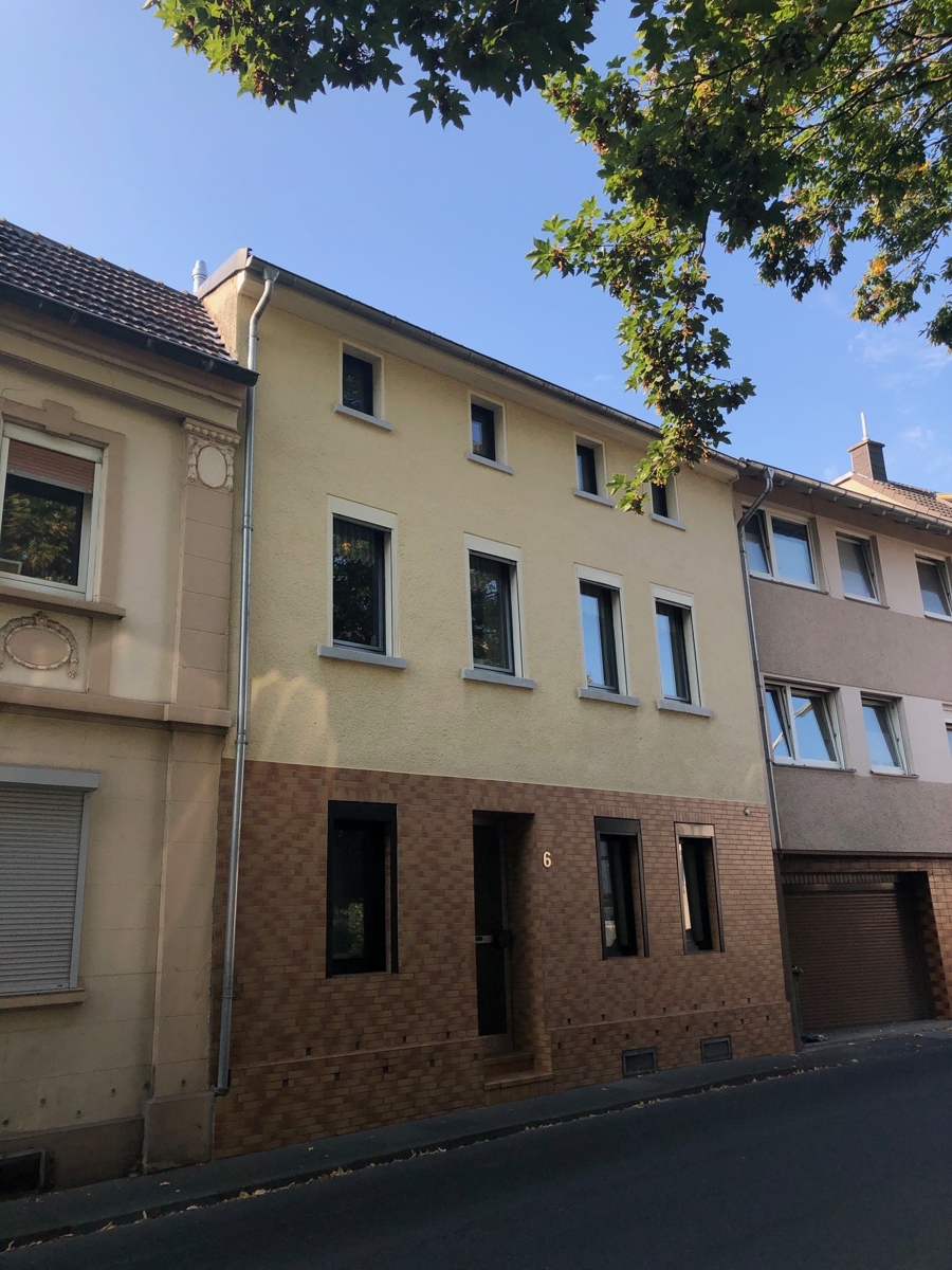 Hausansicht von der Stra�e Einfamilienhaus Bonn / Endenich