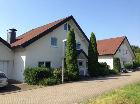 Hausansicht Sankt Augustin Einfamilienhaus SANKT AUGUSTIN, TOP Lage, freist. Einfam. Haus mit Einl.Whg. ca 250 m�, WNfl. 575 m� GrSt., Keller