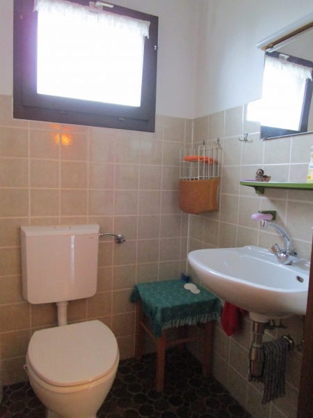 G�ste WC mit Tageslichtfenster Bungalow Bonn / Holzlar