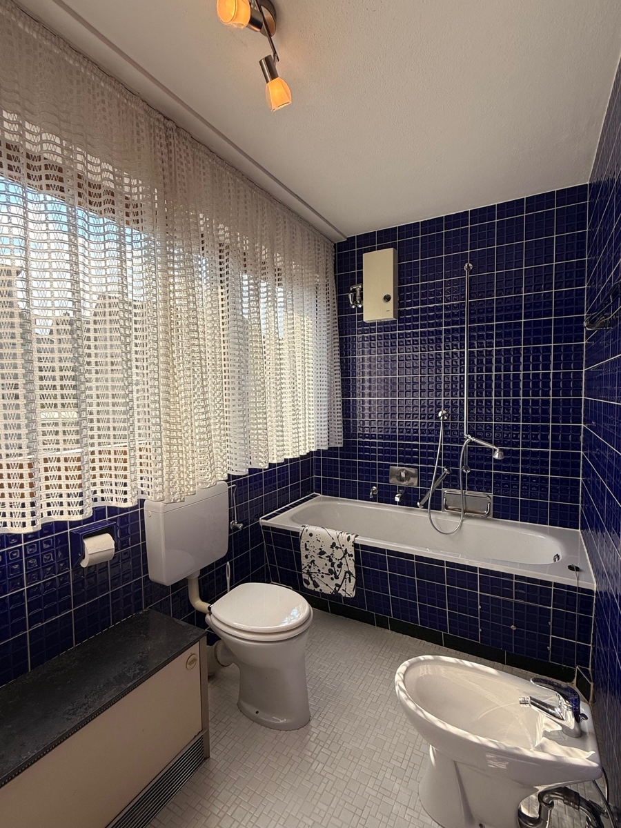 Ansicht Badezimmer im OG Reiheneckhaus Bonn