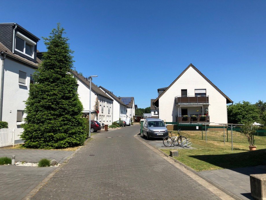 Wohnumgebung Mehrfamilienhaus Sankt Augustin