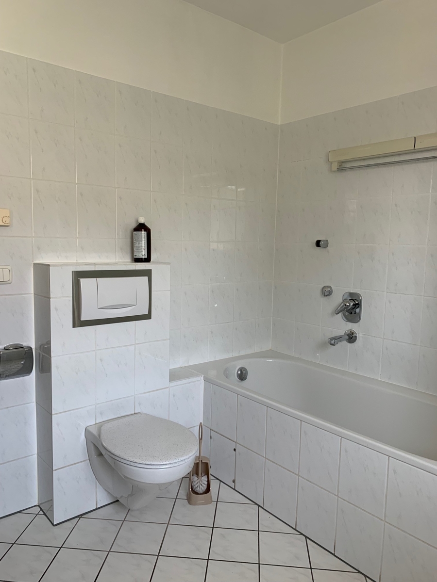 Badezimmer im OG Doppelhaush�lfte Niederkassel