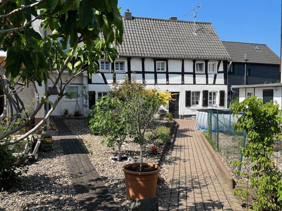 Hausansicht Doppelhaush�lfte Sankt Augustin