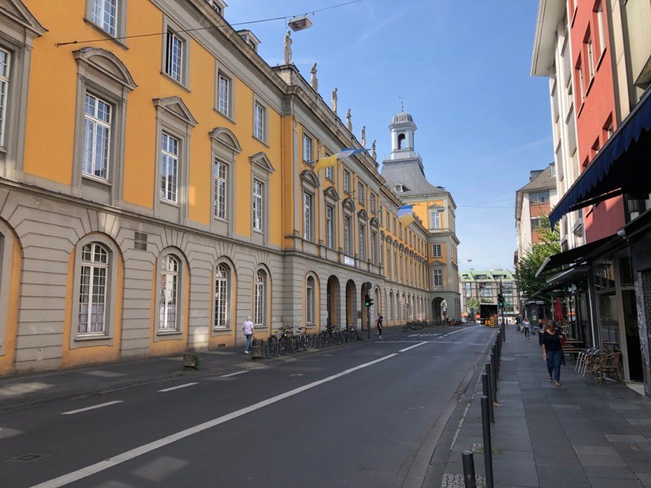 direkte Wohnumgebung 4 Etagenwohnung Bonn