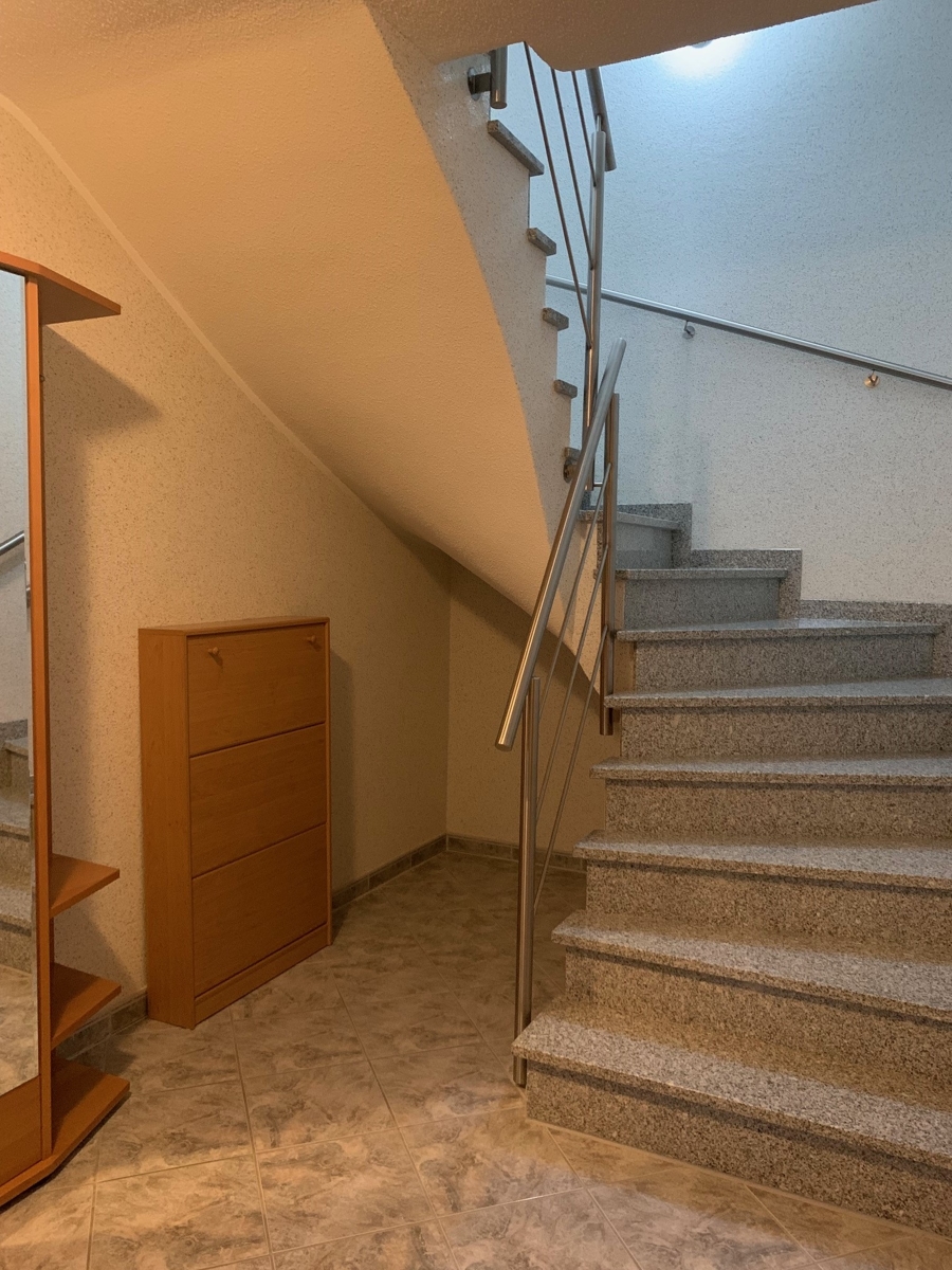 Treppenhaus Doppelhaush�lfte Sankt Augustin