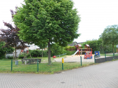 Spielplatz in der N�he Reihenmittelhaus Sankt Augustin