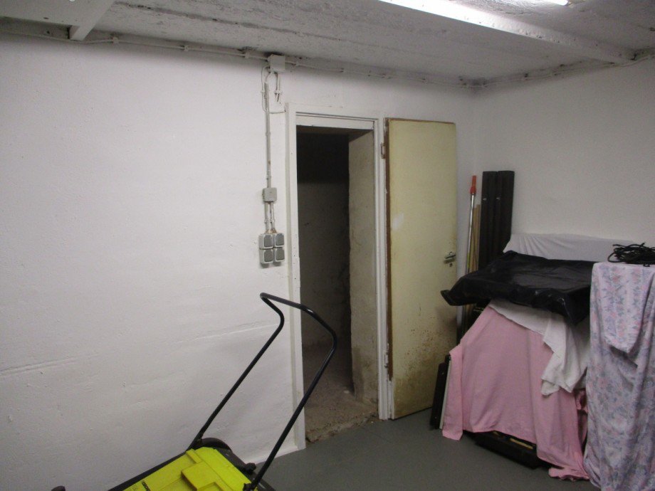 Raum neben Garage Doppelhaush�lfte Sankt Augustin