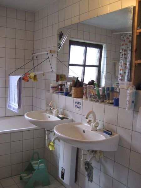 Ansicht Badezimmer 1 Doppelhaush�lfte Sankt Augustin