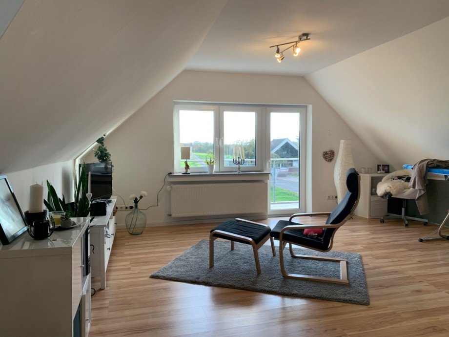 Gro�es Zimmer im Obergeschoss Einfamilienhaus Sankt Augustin