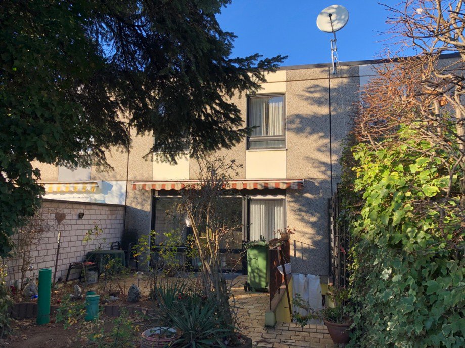 R�ckansicht mit Garten Reihenhaus Troisdorf / Spich