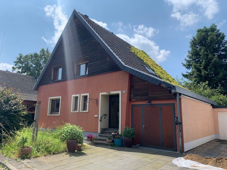 . Sankt Augustin Einfamilienhaus SANKT AUGUSTIN, sch�nes freist. Einfam.Haus , ca. 180 m� WNfl. 5 Zi, Keller, Terrasse, 590 m� GrSt.
