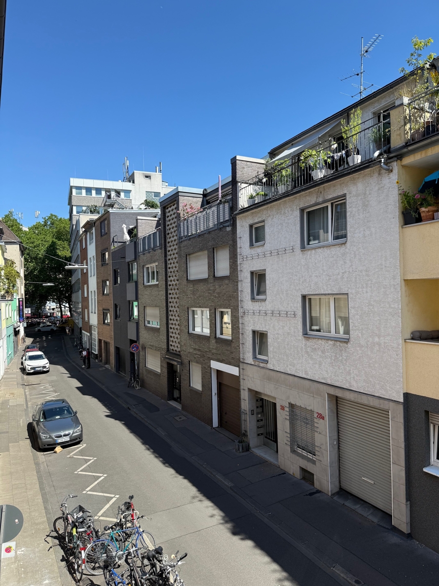 Blick zur Stra�enseite Etagenwohnung K�ln