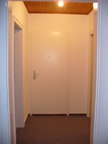 132 DG re Eingang Flur BONN OBERKASSEL 2 Zimmer-Wohnung im DG rechts zu verkaufen in toller Wohnlage mit ca. 48 m� Wfl.