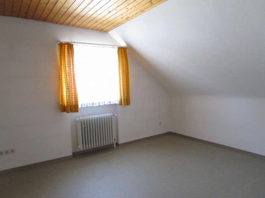 gro�es Zimmer im Dachgeschoss Doppelhaush�lfte Sankt Augustin