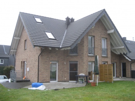 Hausansicht 1 Doppelhaush�lfte Buchholz (Westerwald) / Jungeroth