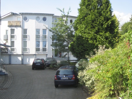 Innenhof mit Kfz-Stellplatzm�glichkeiten Erdgeschosswohnung Sankt Augustin
