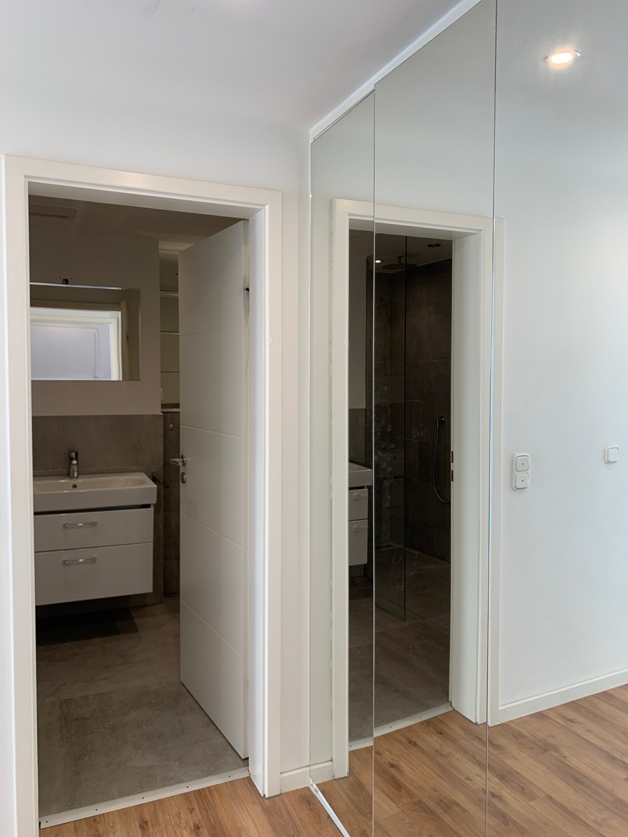 Flur zum Bad und zum Kinderzimmer Etagenwohnung K�ln