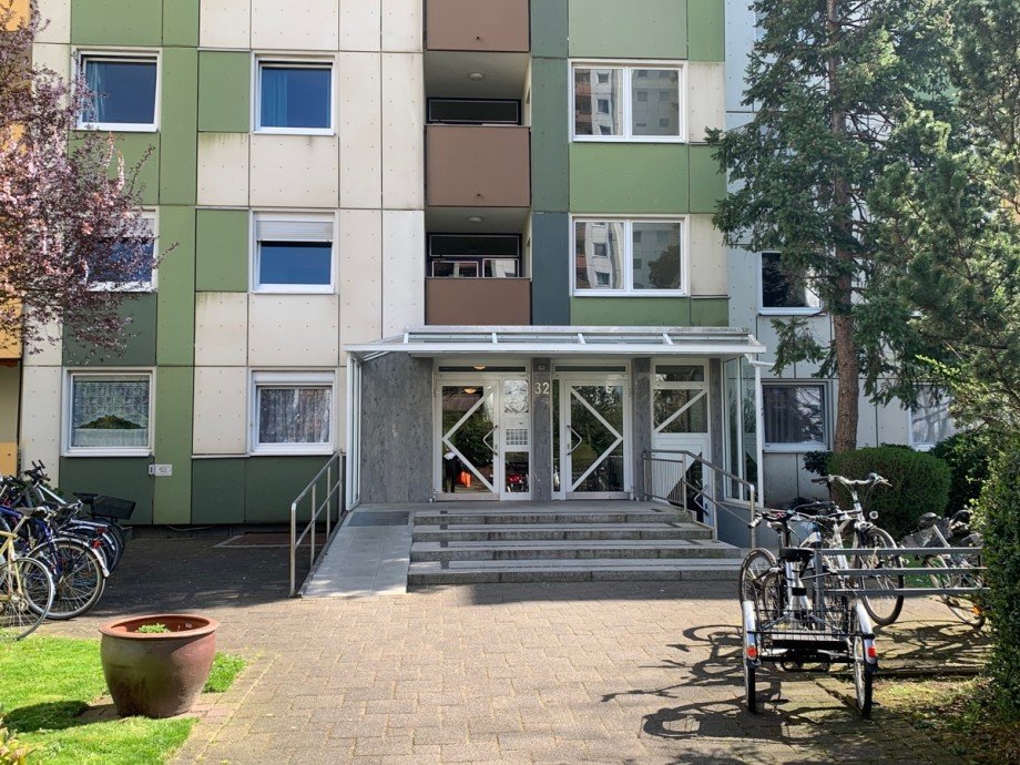 Hauseingang Etagenwohnung Sankt Augustin