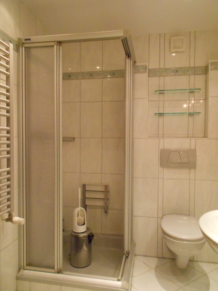 Duschkabine im Bad UG Doppelhaush�lfte Ruppichteroth