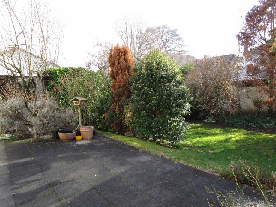 Ansicht Terrasse mit Garten Einfamilienhaus Sankt Augustin