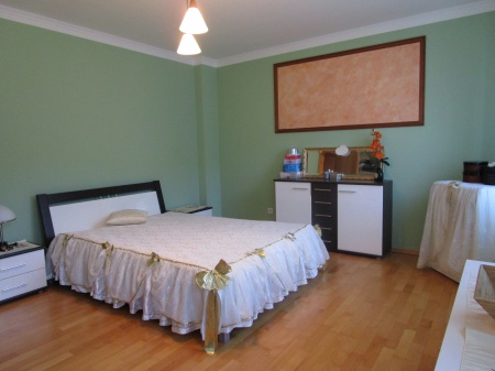 Elternschlafzimmer Wohnung 2 Mehrfamilienhaus K�nigswinter