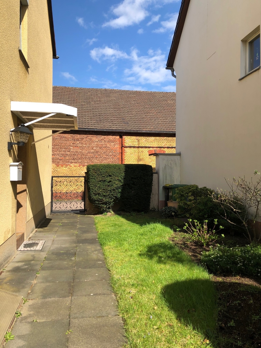 Eingangsbereich Doppelhaush�lfte Sankt Augustin