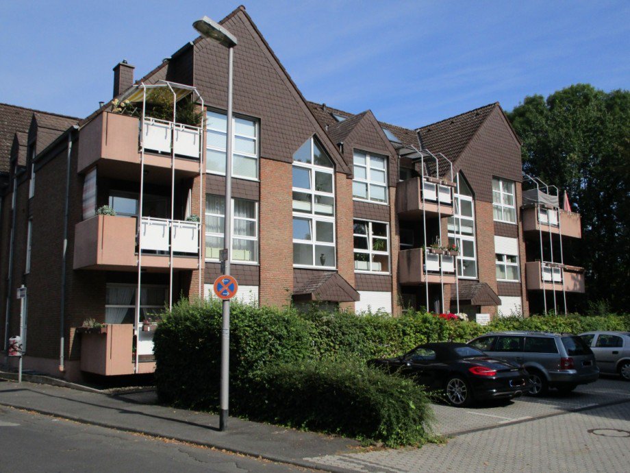 Hausansicht Dachgeschosswohnung Siegburg