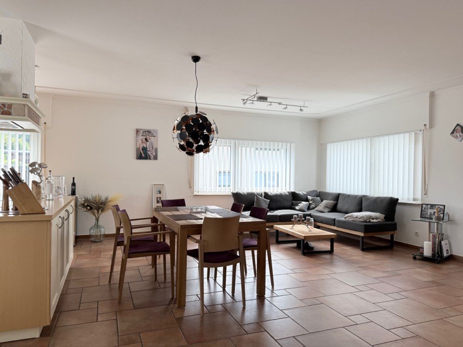 gro�es Wohn,- Esszimmer Etagenwohnung K�nigswinter / Ittenbach