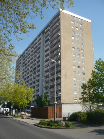 Objektansicht Sankt Augustin - Menden Etagenwohnung SANKT AUGUSTIN, 1 Zimmer Appartement, K�che, Diele, Bad, Balkon, ca. 42 m� Wfl.