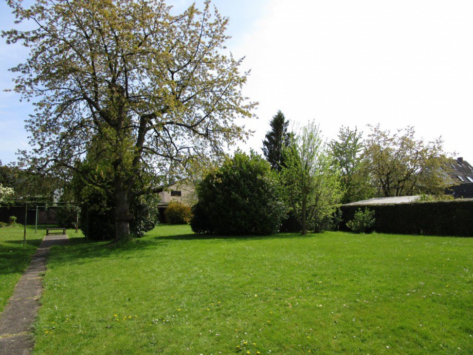 Garten Zweifamilienhaus Lohmar