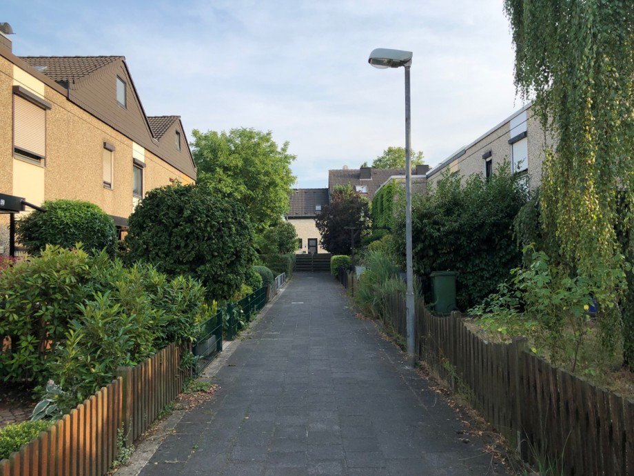 Weg zum Haus Reihenhaus Sankt Augustin