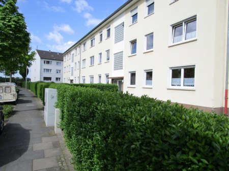 Ansicht Haus Siegburg - Siegburg Zentrum Etagenwohnung SIEGBURG-ZANGE, 2 Zimmer Wohnung, Diele, Bad, Balkon, Keller, Wasch-,Trockenraum, ca. 60 m� Wfl.