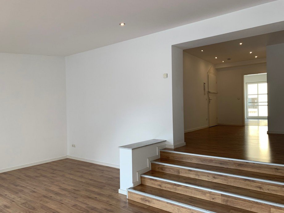 Ansicht Wohn,- Esszimmer Etagenwohnung K�ln