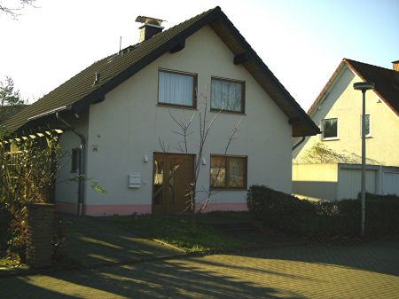Vorderansicht 1 Sankt Augustin Niederpleis - Niederpleis Einfamilienhaus Sankt Augustin, EFH Bj. 1993, 4 Zimmer, 125 m� Wfl., 633 m� GrSt. Garage,Wintergarten