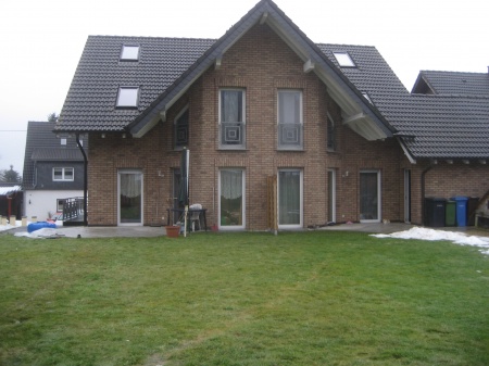 R�ckansicht 1 Doppelhaush�lfte Buchholz (Westerwald) / Jungeroth