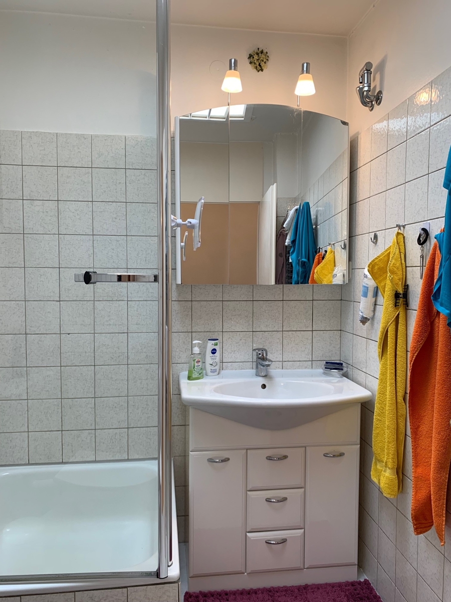 Dusche-WC im OG Einfamilienhaus Wachtberg / Lie�em