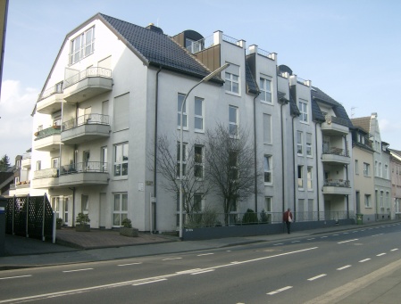 Haus Ansicht 1 Siegburg Etagenwohnung SIEGBURG- ZENTRUM, sch�ne 3 Zi. Whg., 2. OG, ca. 83 m� Wfl., Balkon u. Tiefgaragenstellplatz