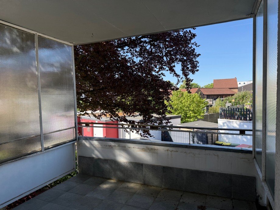 �berdachter balkon B�rohaus Sankt Augustin