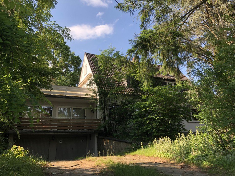 Zufahrt zu den Garagen Zweifamilienhaus Sankt Augustin