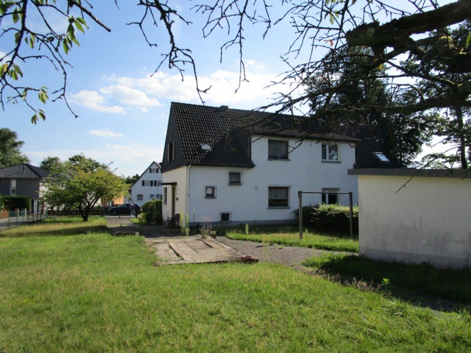Blick in den Garten Wohngrundst�ck Siegburg